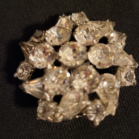 Weiss Vintage Clip-On Rhinestone Earrings - Picture 2 of 7